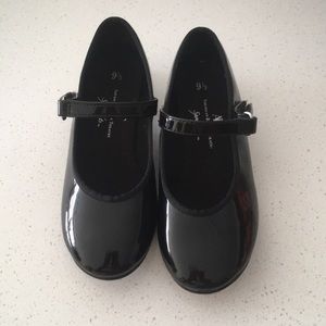 Tap shoes for kids size 91/2 gently used .